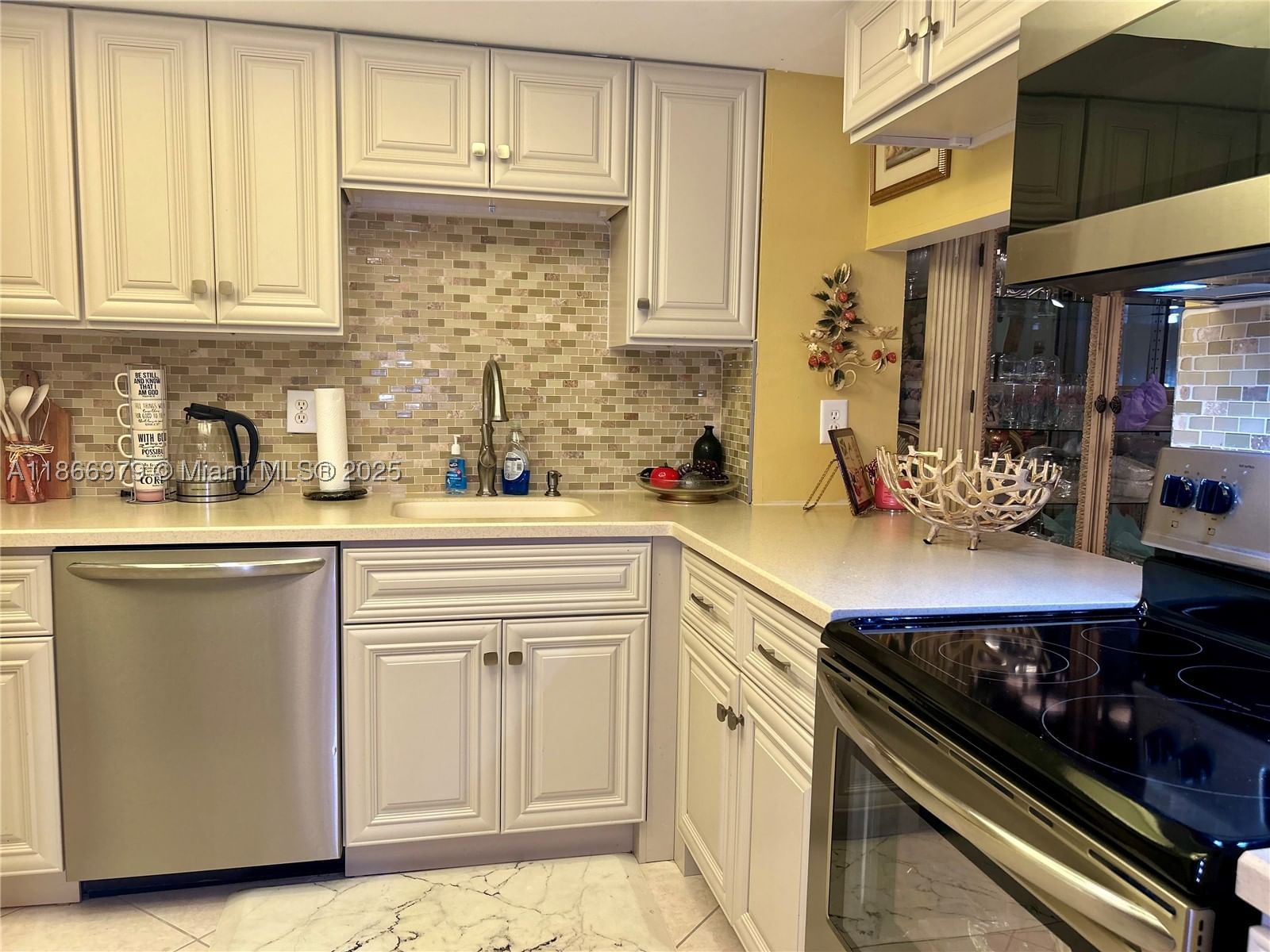 Real estate property located at 9802 Marina Blvd #125, Palm Beach, Sandalfoot South One Cond, Boca Raton, FL