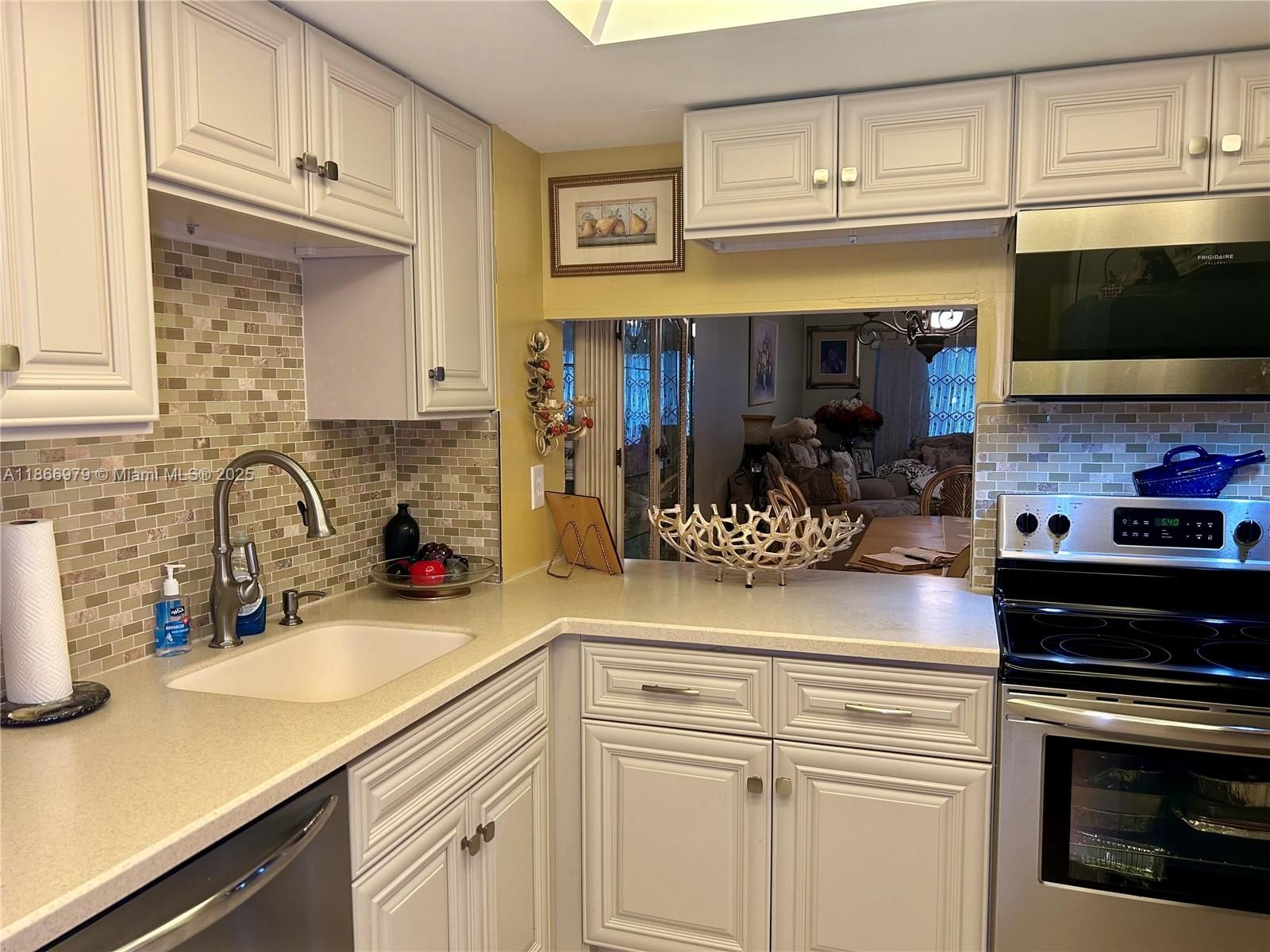 Real estate property located at 9802 Marina Blvd #125, Palm Beach, Sandalfoot South One Cond, Boca Raton, FL