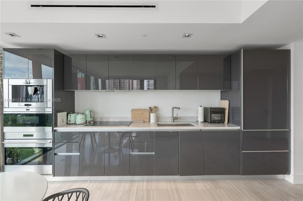Real estate property located at 1451 Brickell Ave #1204, Miami-dade, Echo Brickell Condo, Miami, FL
