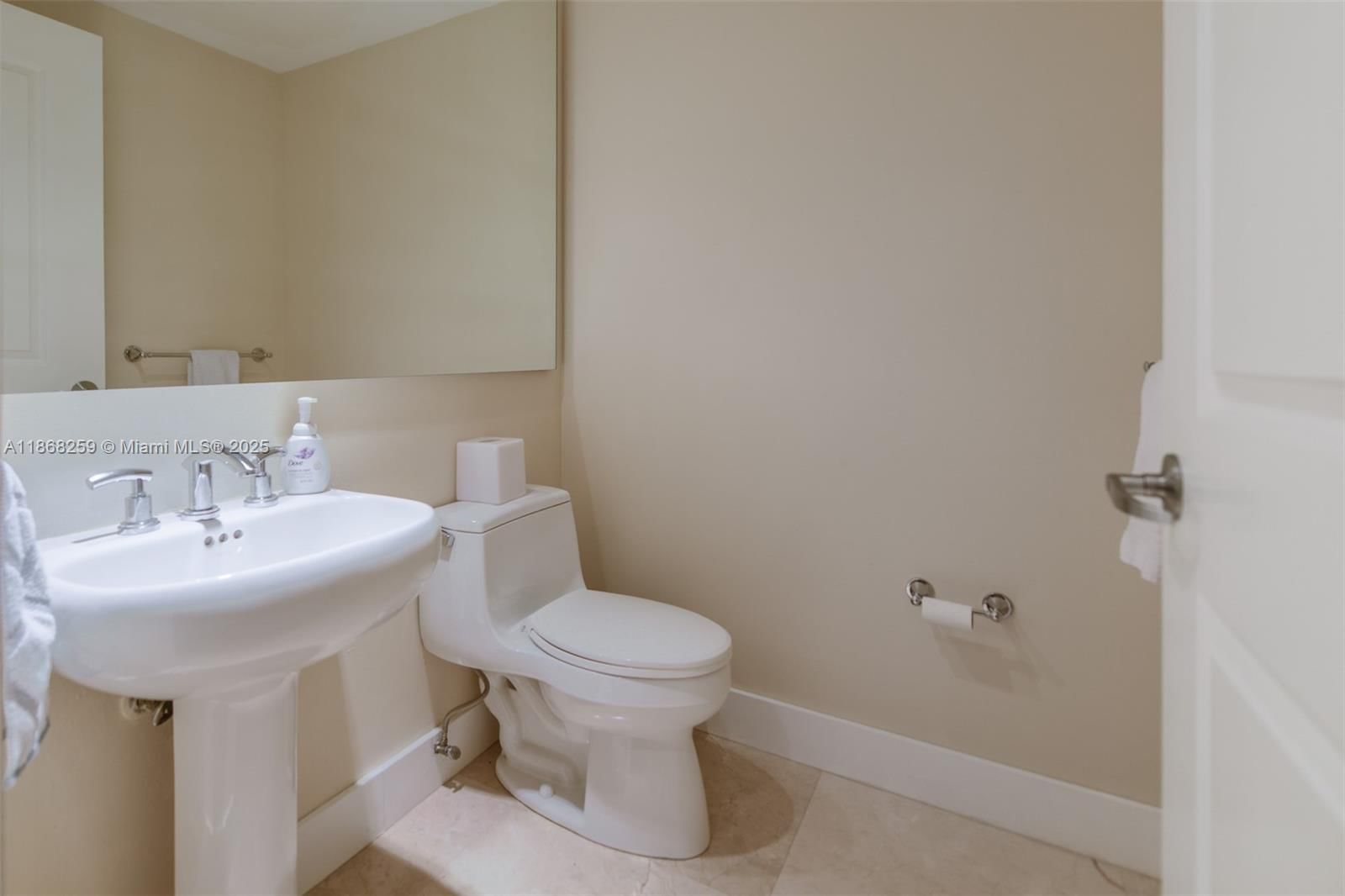 Real estate property located at 3101 Ocean Dr #404, Broward, Ocean Palms Condo, Hollywood, FL
