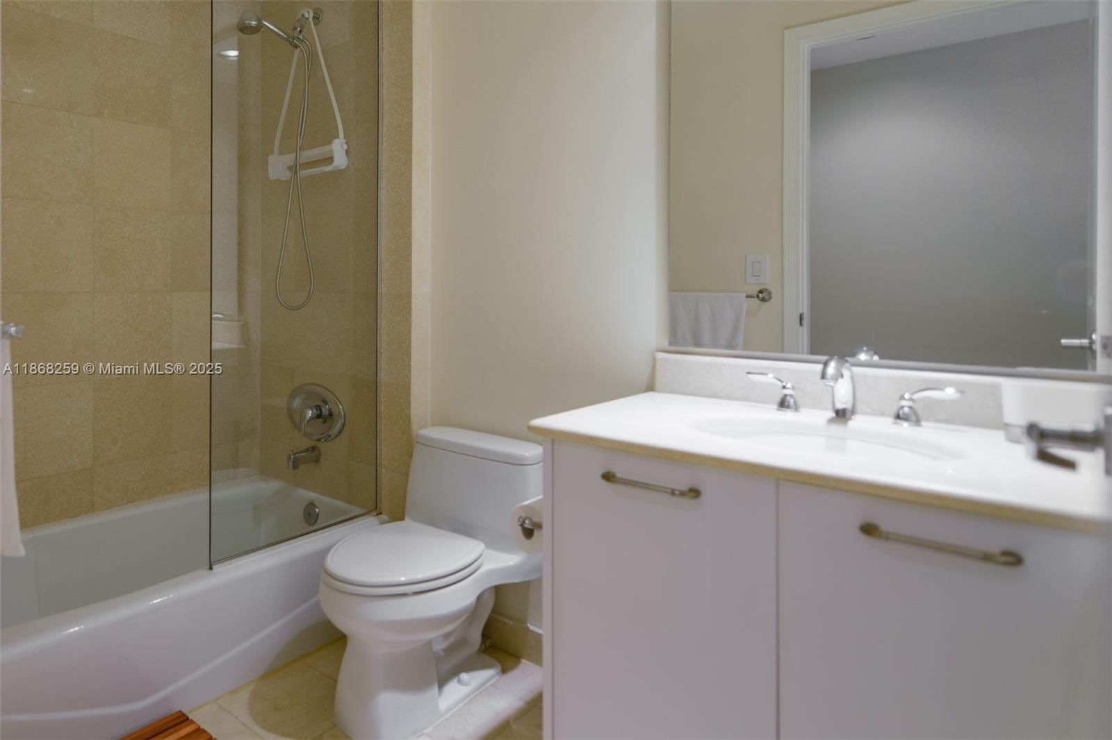 Real estate property located at 3101 Ocean Dr #404, Broward, Ocean Palms Condo, Hollywood, FL
