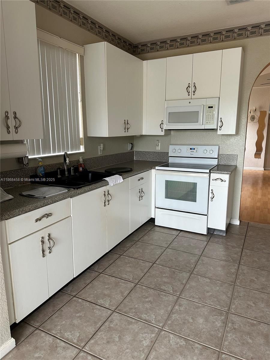 Real estate property located at 2308 37th Ter, Miami-dade, Portofino Bay, Homestead, FL
