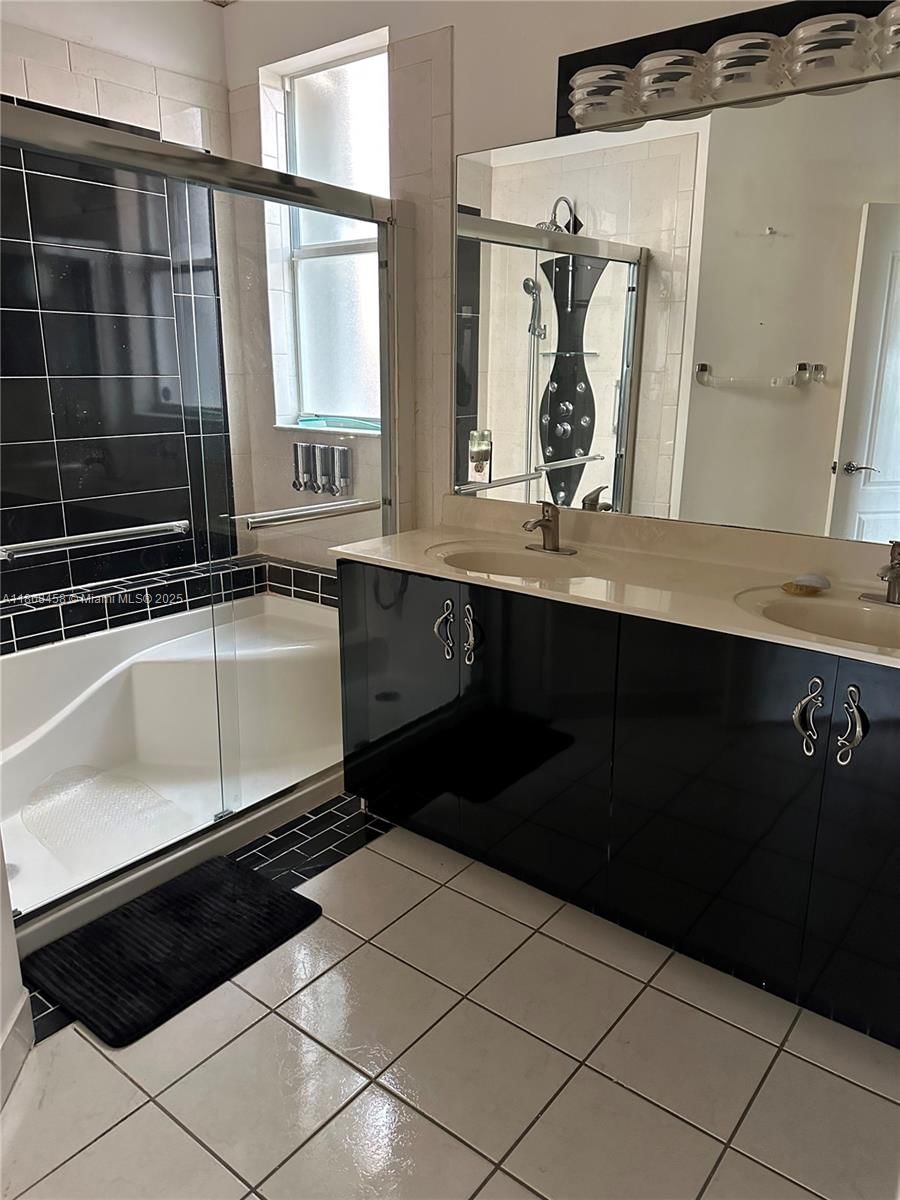 Real estate property located at 2308 37th Ter, Miami-dade, Portofino Bay, Homestead, FL