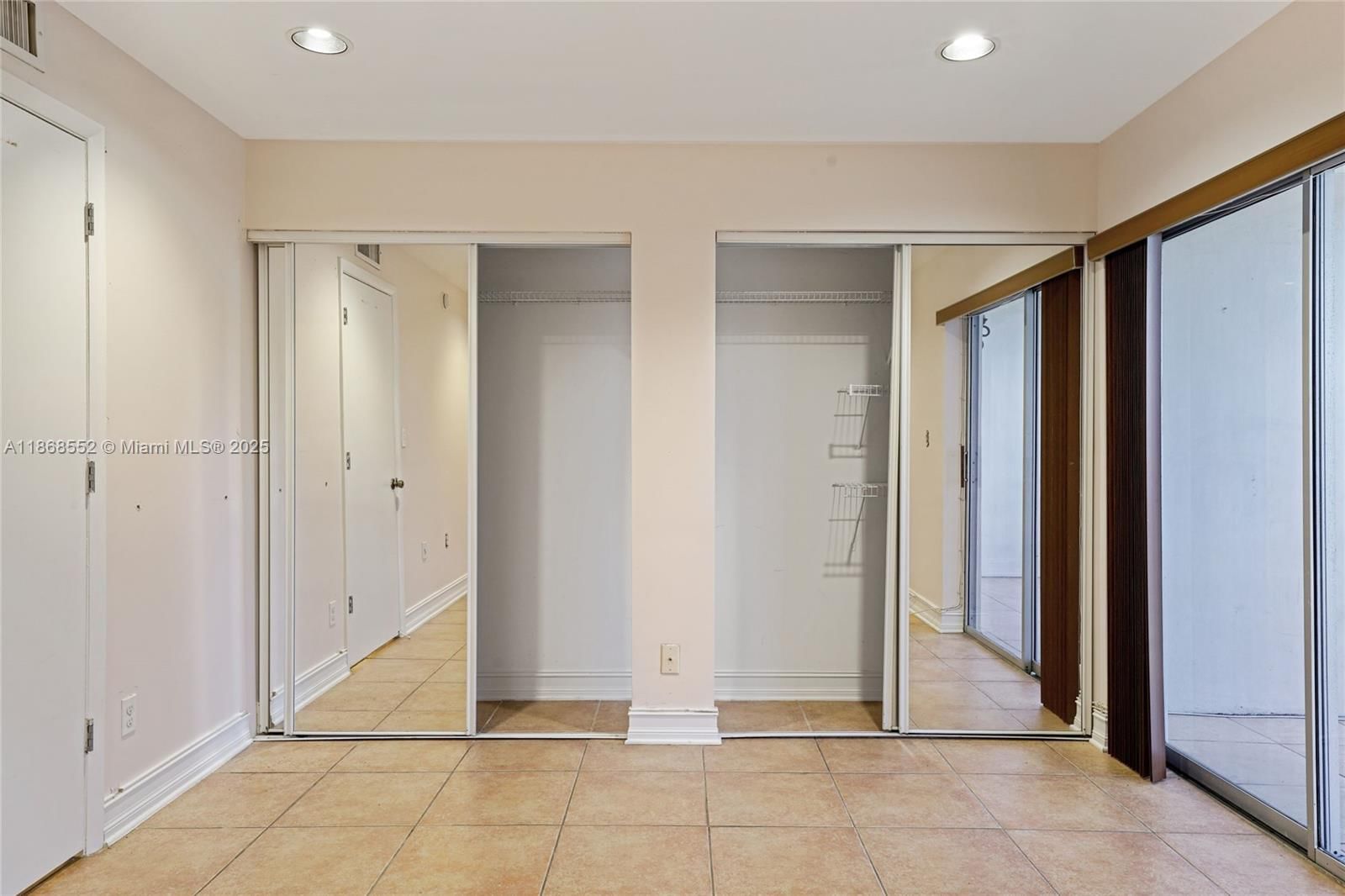 Real estate property located at 9021 Sunrise Lakes Blvd #211, Broward, Sunrise Lakes 89 Condo, Sunrise, FL