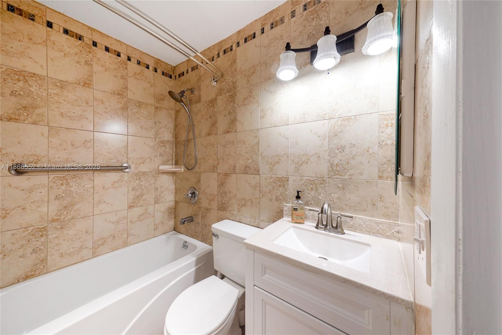 Real estate property located at 9021 Sunrise Lakes Blvd #211, Broward, Sunrise Lakes 89 Condo, Sunrise, FL