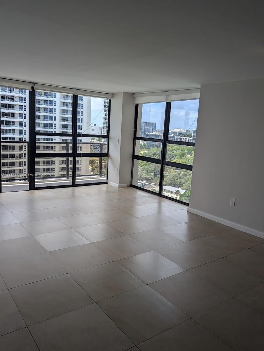 Real estate property located at 600 36th St #1804, Miami-dade, Charter Club Condo, Miami, FL