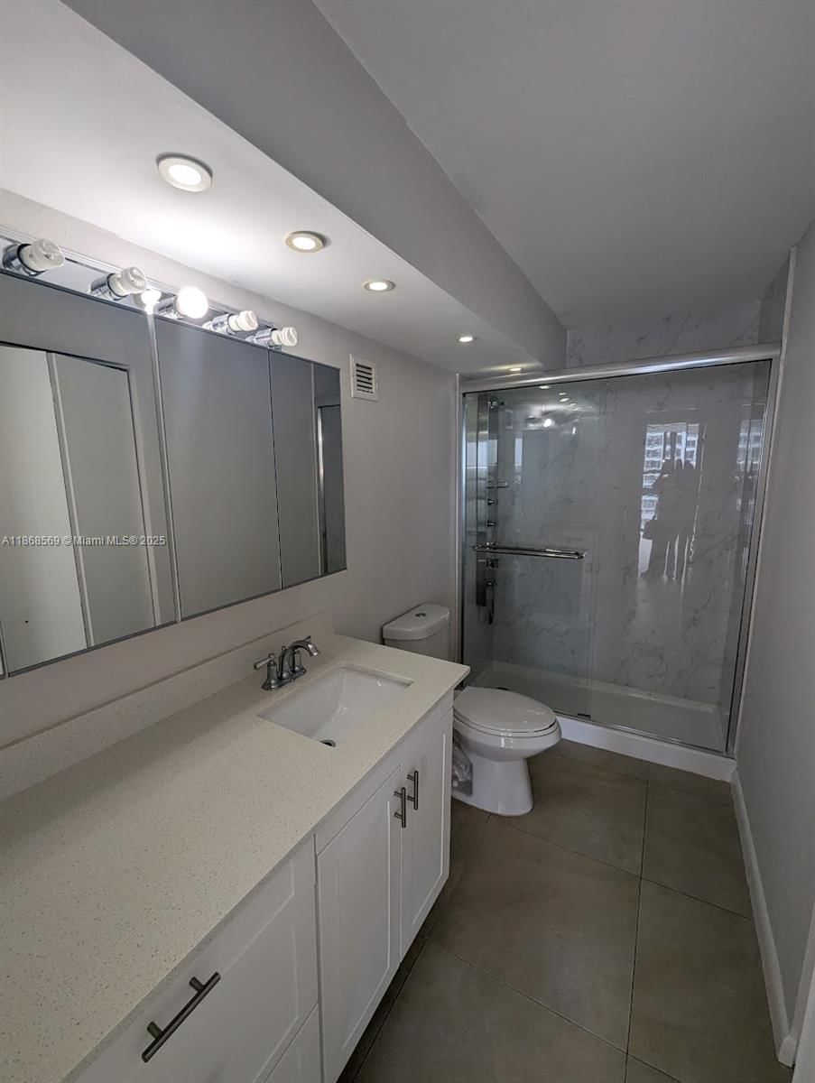 Real estate property located at 600 36th St #1804, Miami-dade, Charter Club Condo, Miami, FL