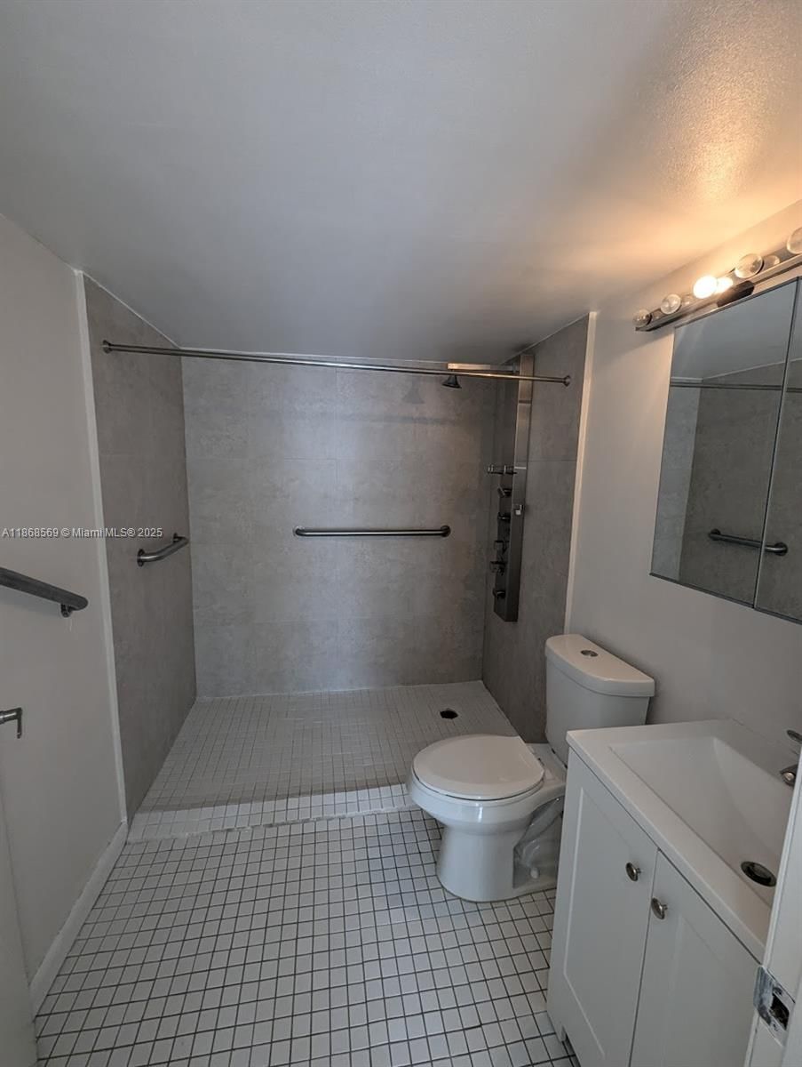 Real estate property located at 600 36th St #1804, Miami-dade, Charter Club Condo, Miami, FL