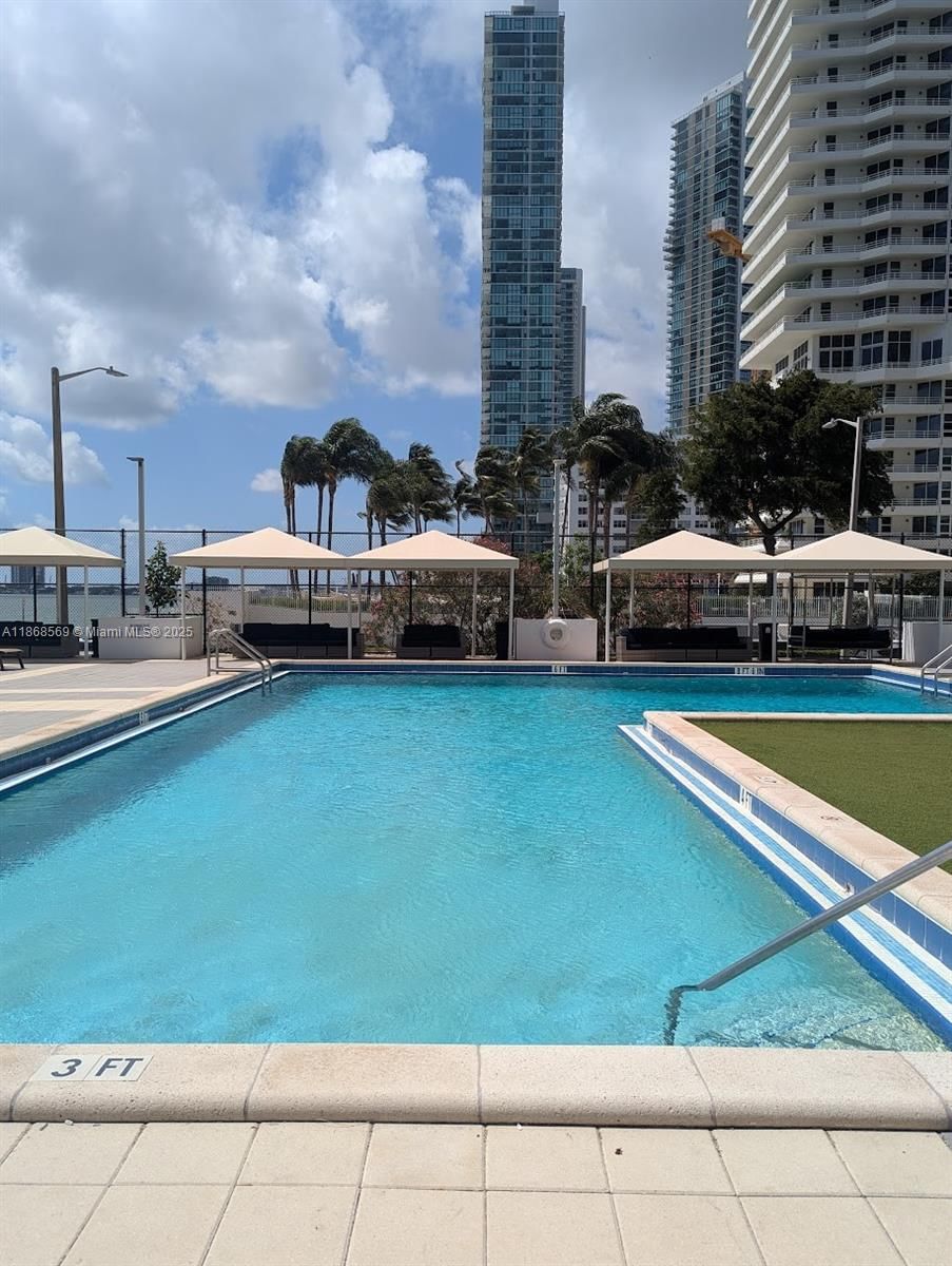 Real estate property located at 600 36th St #1804, Miami-dade, Charter Club Condo, Miami, FL