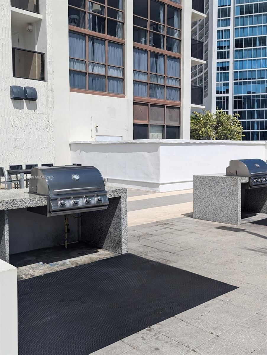 Real estate property located at 600 36th St #1804, Miami-dade, Charter Club Condo, Miami, FL