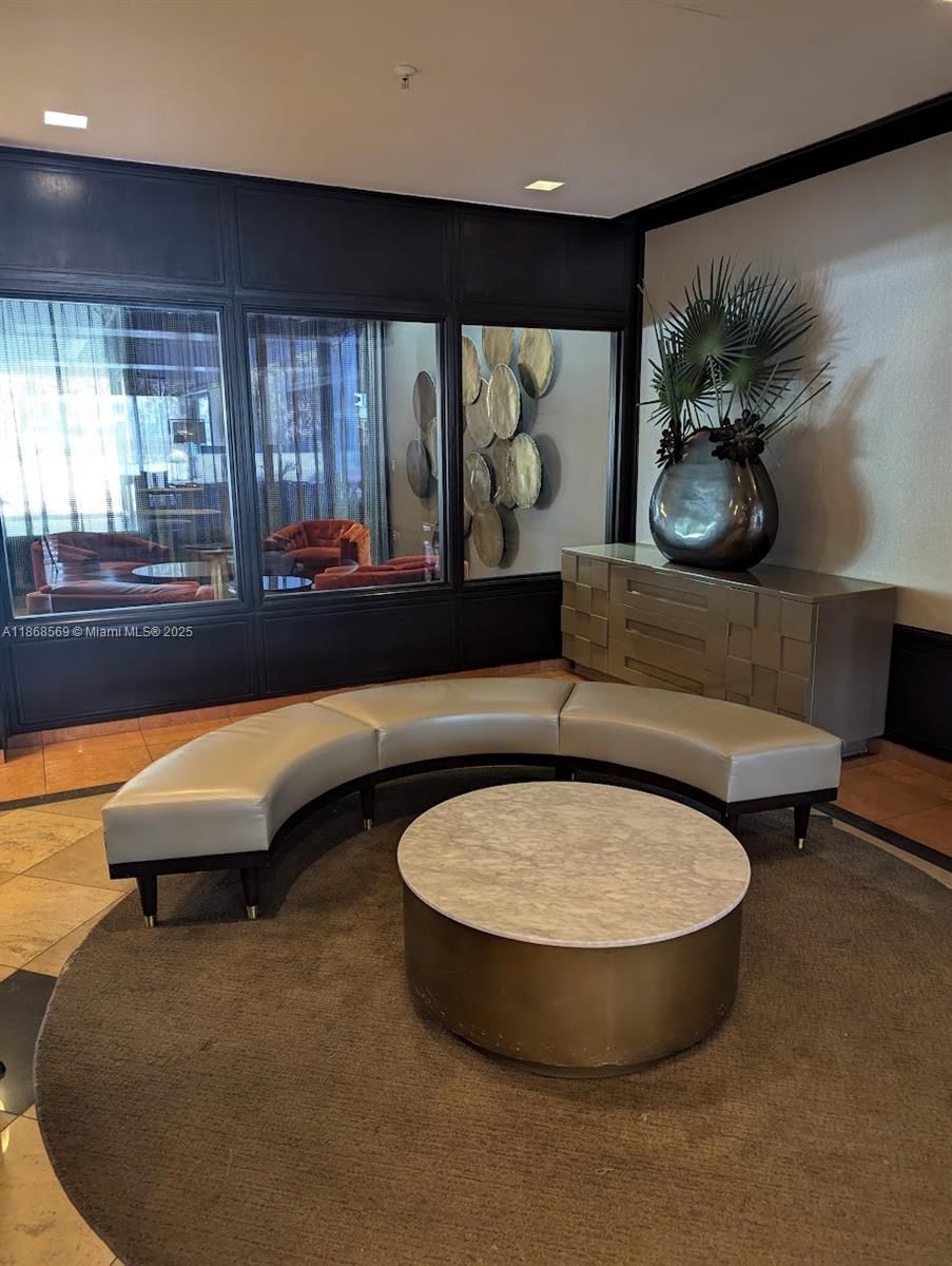 Real estate property located at 600 36th St #1804, Miami-dade, Charter Club Condo, Miami, FL