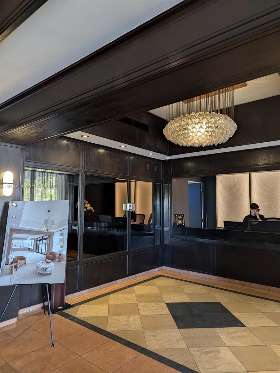 Real estate property located at 600 36th St #1804, Miami-dade, Charter Club Condo, Miami, FL