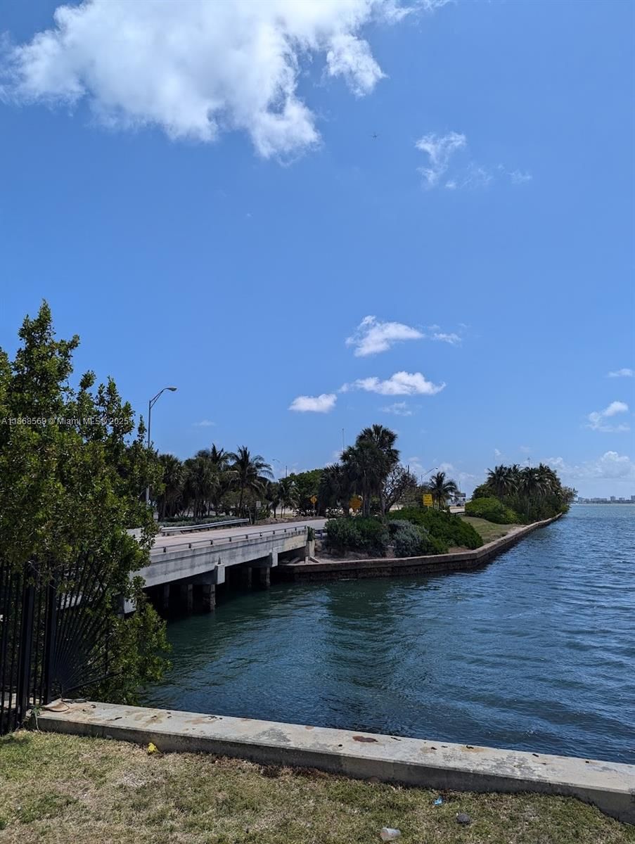 Real estate property located at 600 36th St #1804, Miami-dade, Charter Club Condo, Miami, FL