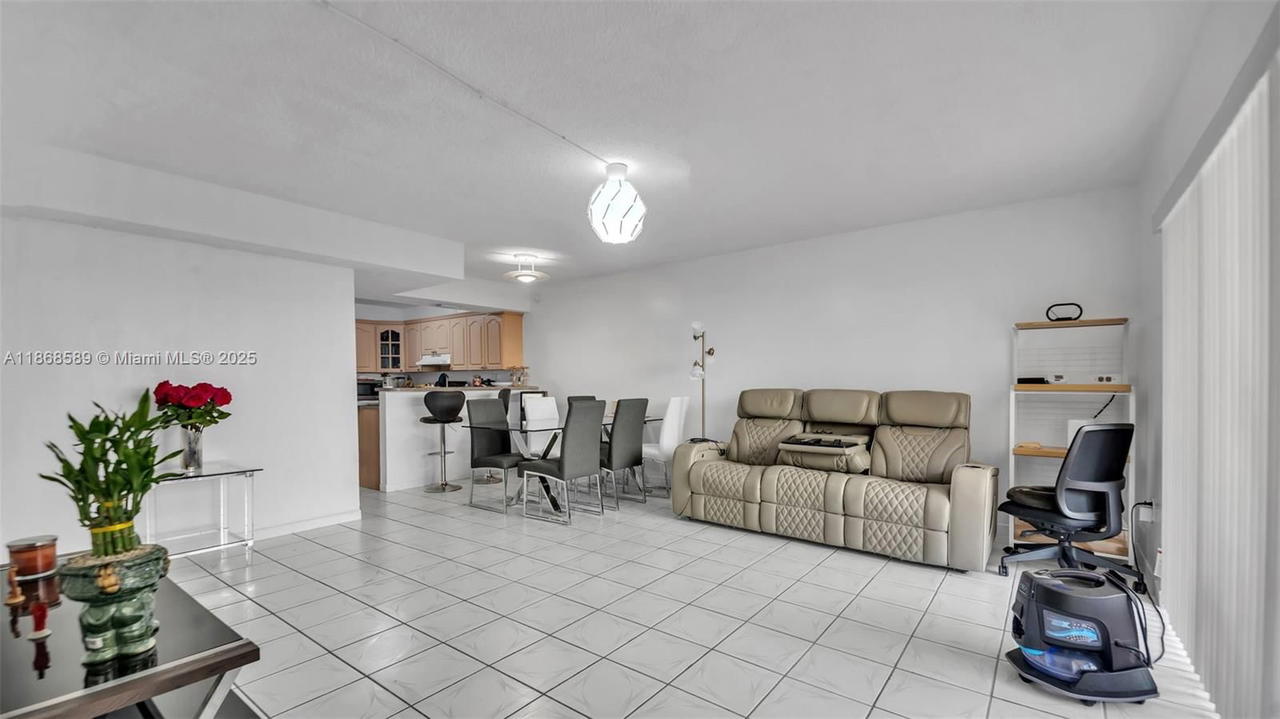 Real estate property located at 15480 82nd Ln #218, Miami-dade, Continuum Condo Ph Ii, Miami, FL