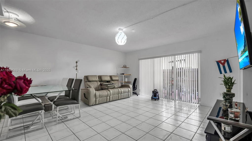 Real estate property located at 15480 82nd Ln #218, Miami-dade, Continuum Condo Ph Ii, Miami, FL