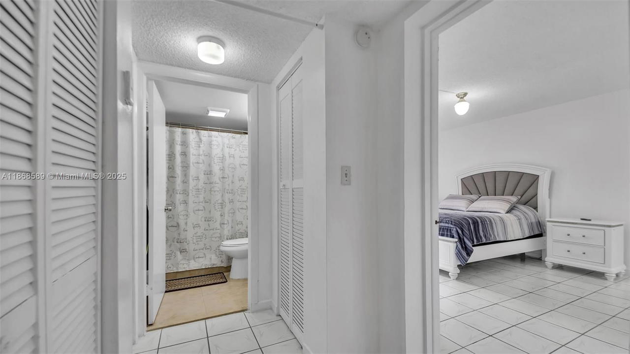Real estate property located at 15480 82nd Ln #218, Miami-dade, Continuum Condo Ph Ii, Miami, FL