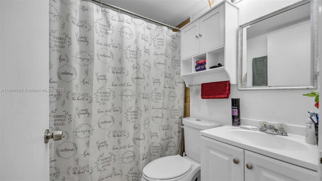 Real estate property located at 15480 82nd Ln #218, Miami-dade, Continuum Condo Ph Ii, Miami, FL