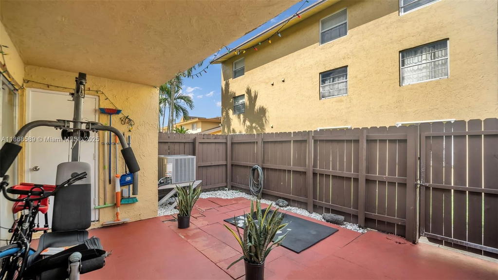 Real estate property located at 15480 82nd Ln #218, Miami-dade, Continuum Condo Ph Ii, Miami, FL