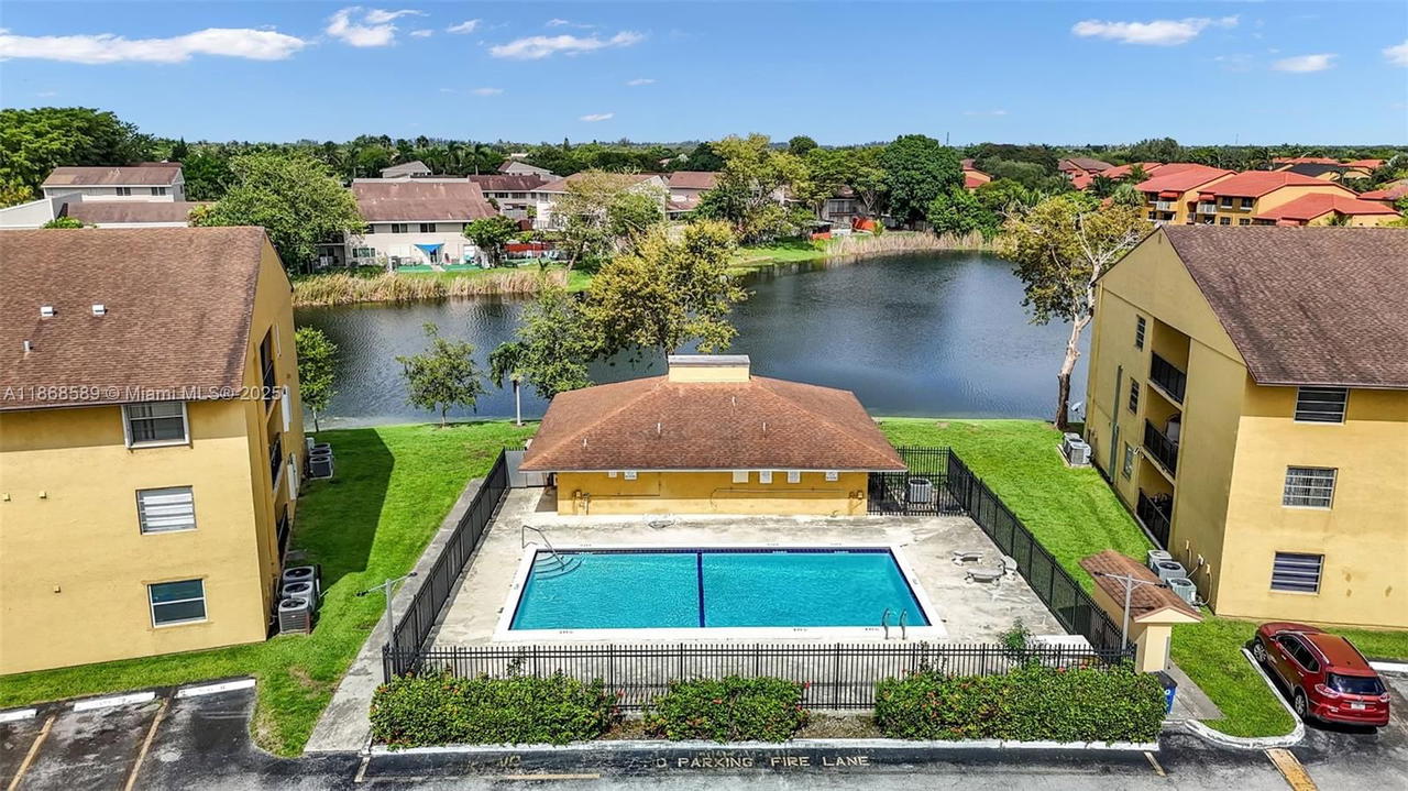 Real estate property located at 15480 82nd Ln #218, Miami-dade, Continuum Condo Ph Ii, Miami, FL