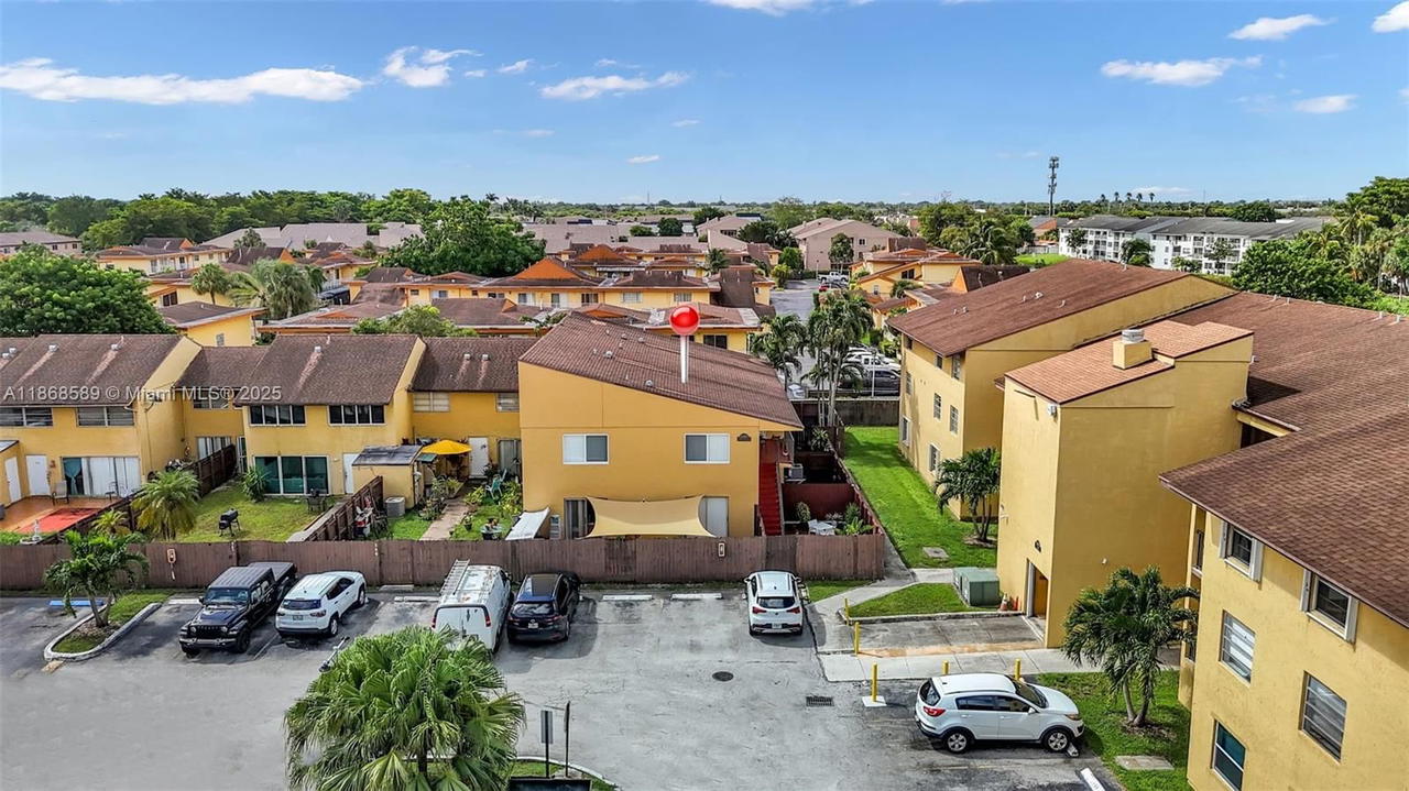Real estate property located at 15480 82nd Ln #218, Miami-dade, Continuum Condo Ph Ii, Miami, FL