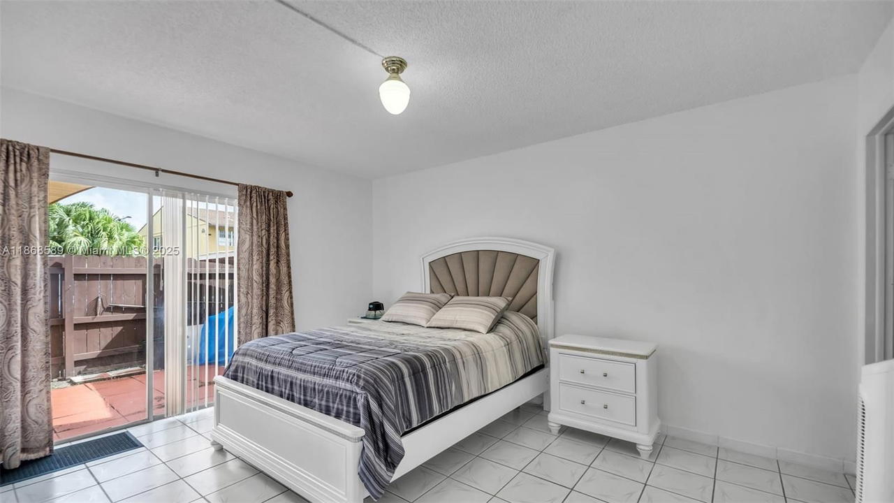 Real estate property located at 15480 82nd Ln #218, Miami-dade, Continuum Condo Ph Ii, Miami, FL