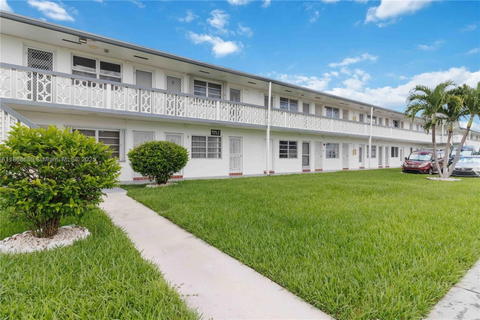 Real estate property located at 11 204th St #1, Miami-dade, Ro-mont Gardens Andover C, Miami Gardens, FL