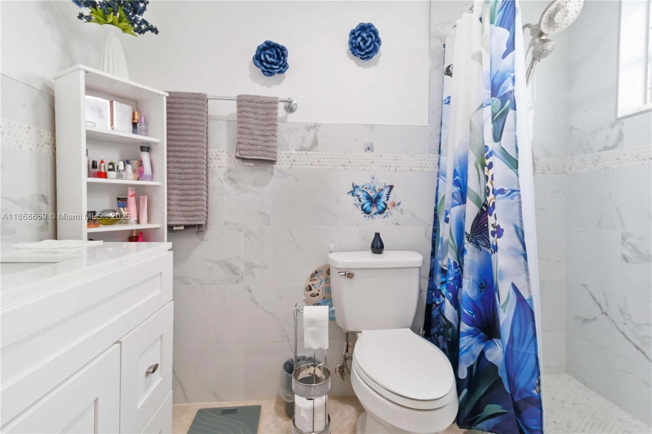 Real estate property located at 11 204th St #1, Miami-dade, Ro-mont Gardens Andover C, Miami Gardens, FL