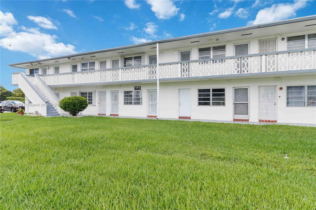 Real estate property located at 11 204th St #1, Miami-dade, Ro-mont Gardens Andover C, Miami Gardens, FL