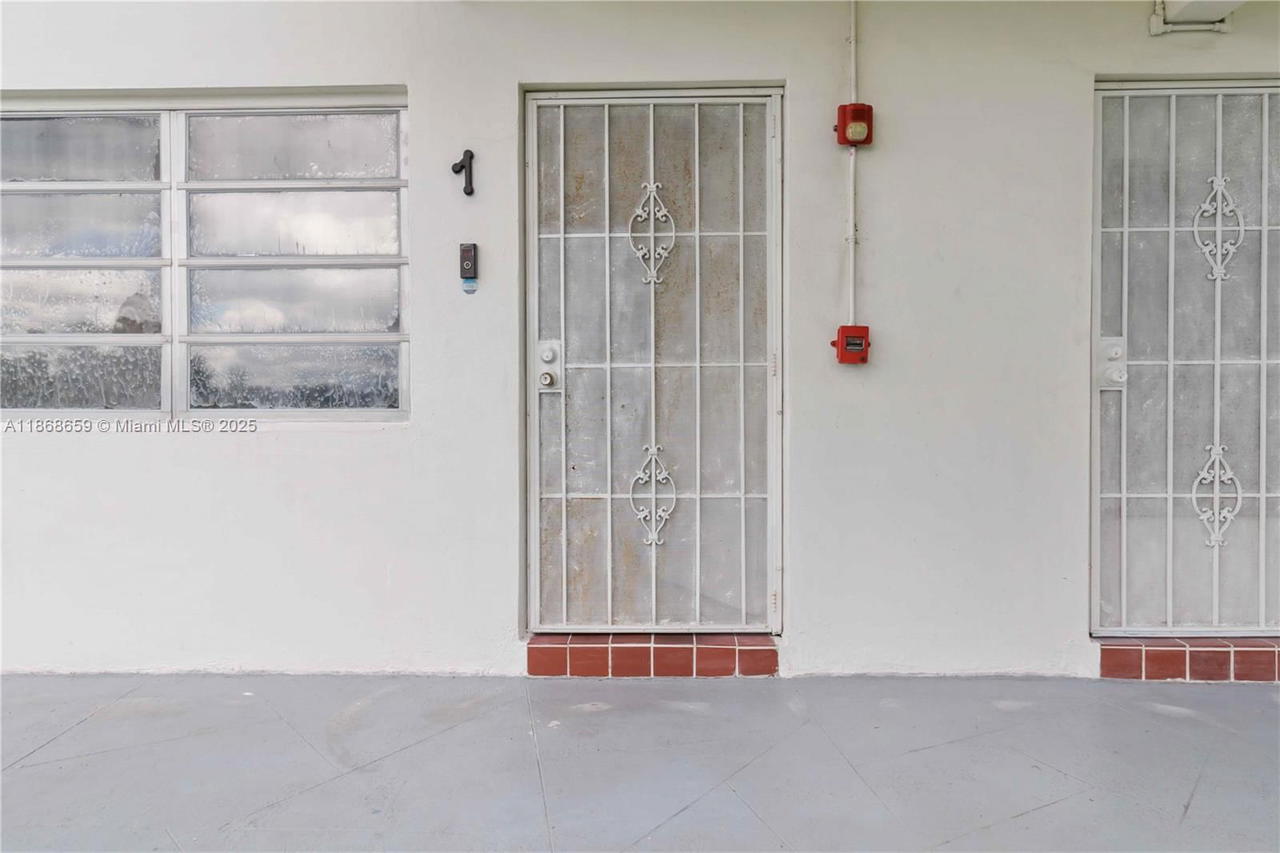 Real estate property located at 11 204th St #1, Miami-dade, Ro-mont Gardens Andover C, Miami Gardens, FL