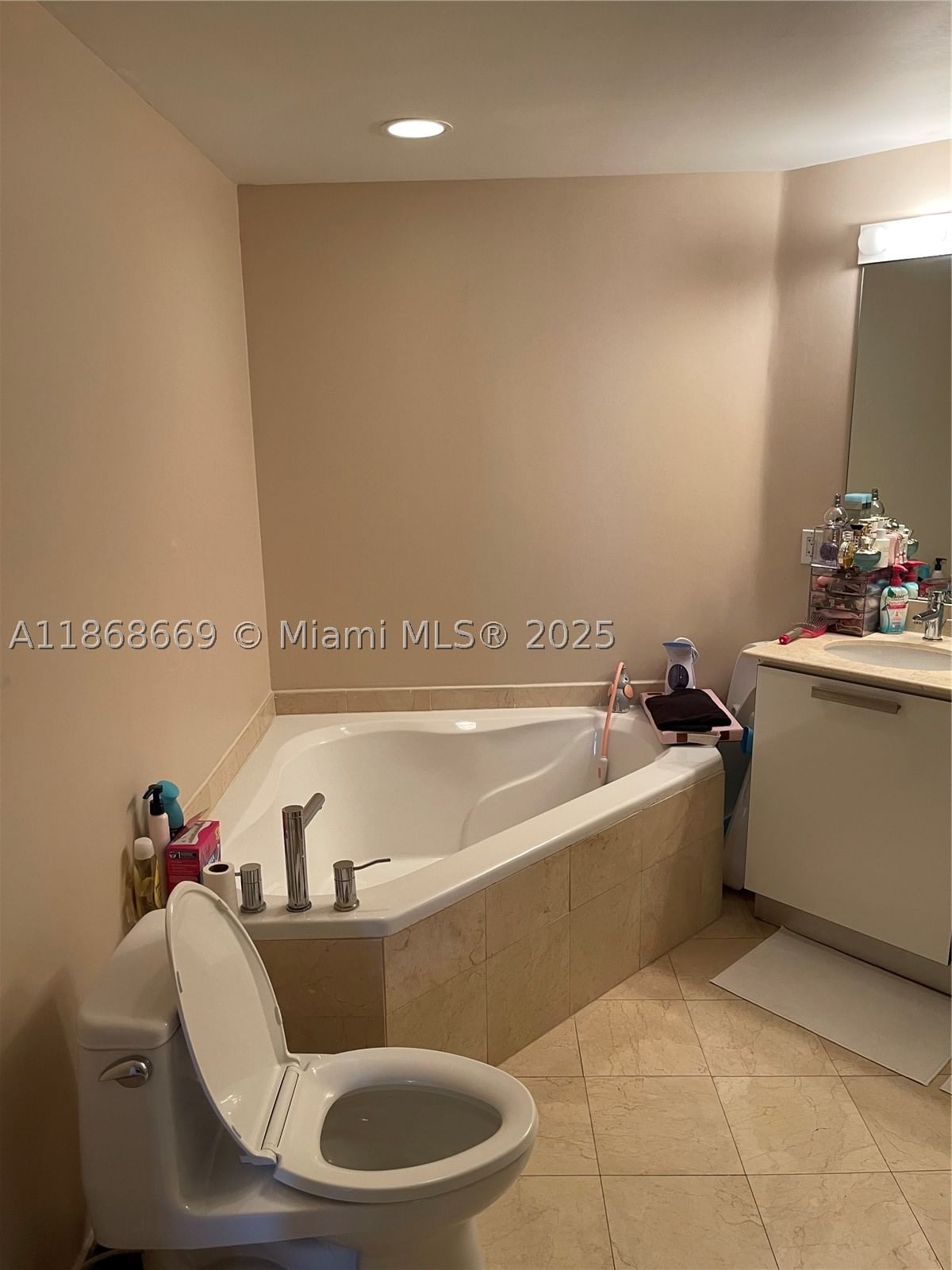 Real estate property located at 3000 188th St #706, Miami-dade, Eastside At Aventura Cond, Aventura, FL
