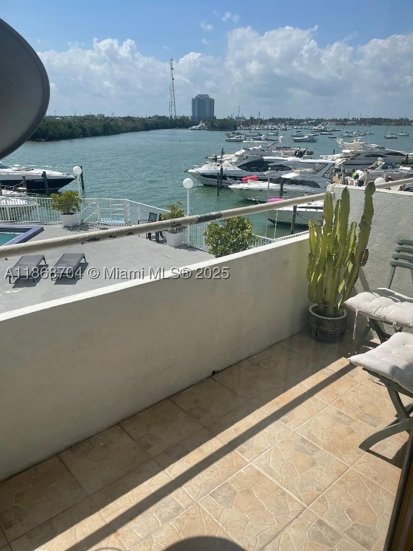 Real estate property located at 7904 West Dr #215, Miami-dade, Bayshore Yacht & Tennis C, North Bay Village, FL
