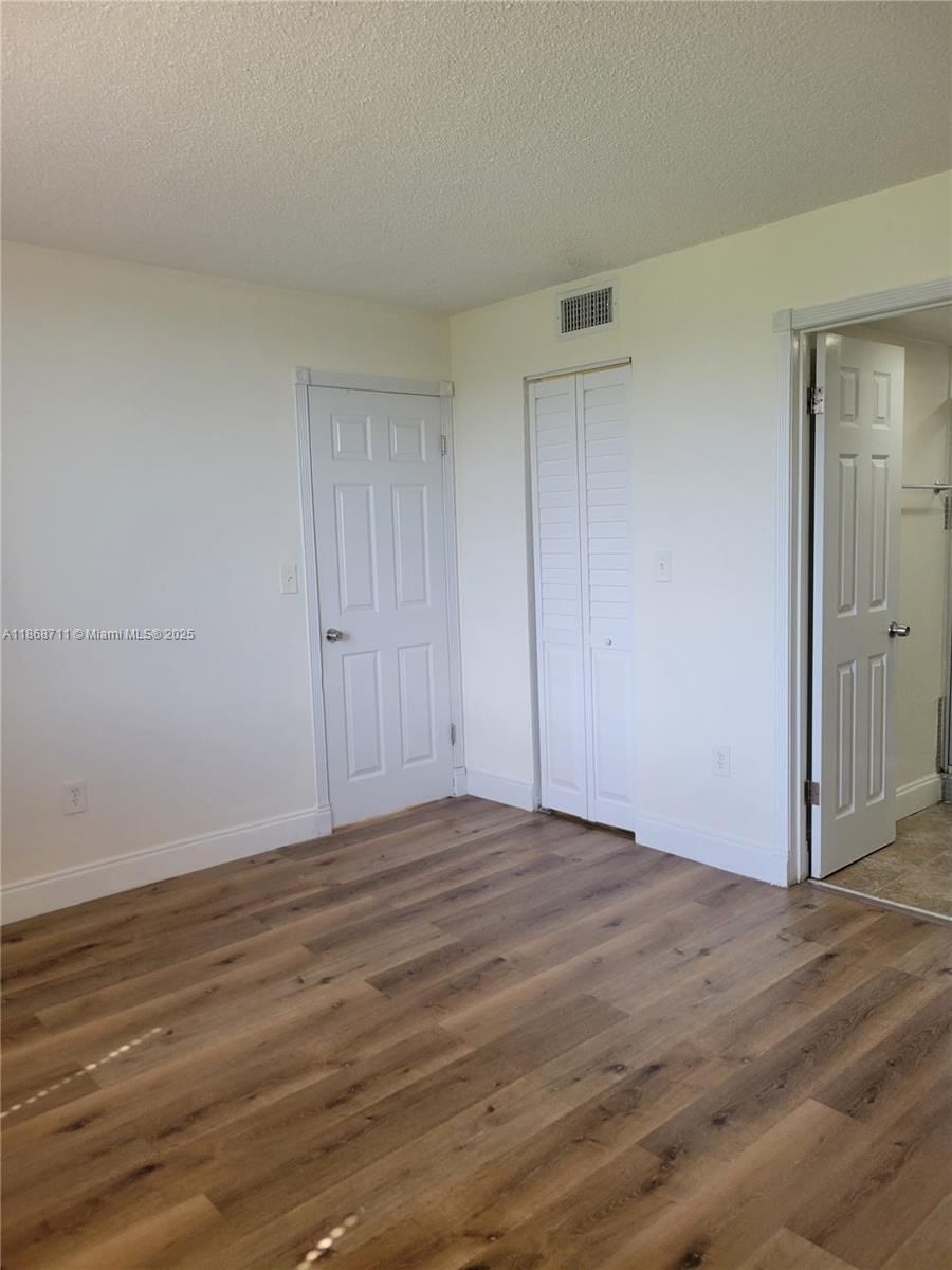 Real estate property located at 10000 80th Ct #2533, Miami-dade, Samari Lake East Condo, Hialeah Gardens, FL