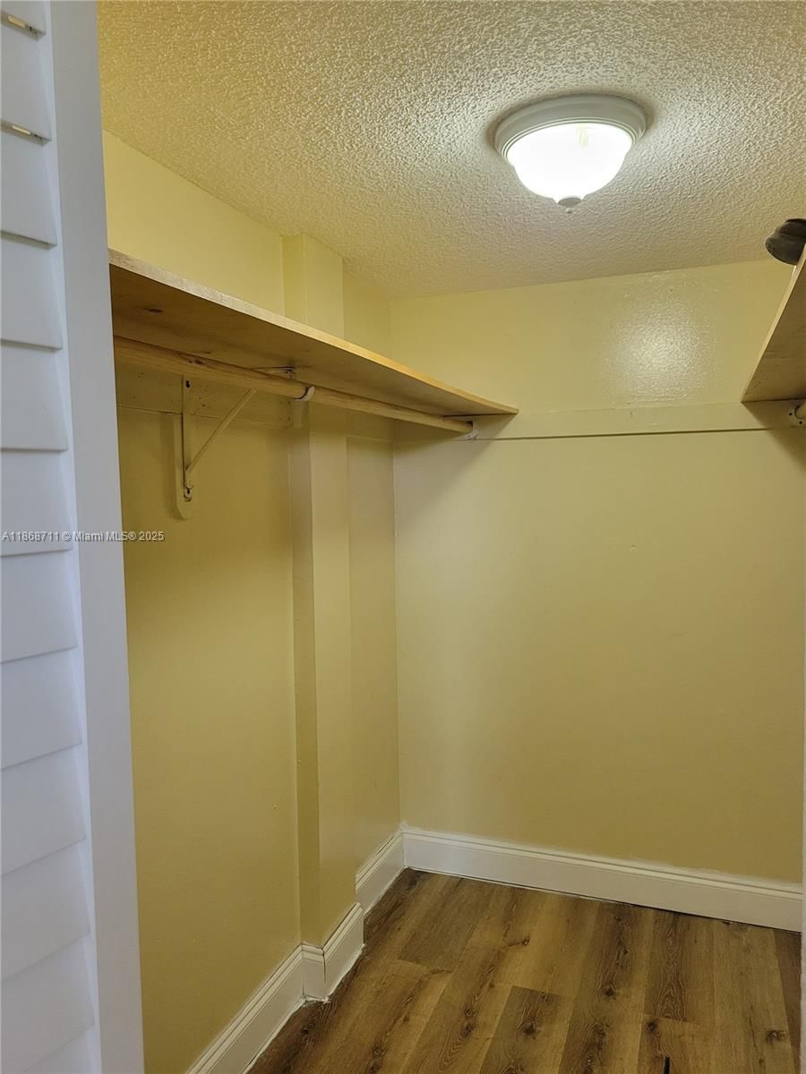 Real estate property located at 10000 80th Ct #2533, Miami-dade, Samari Lake East Condo, Hialeah Gardens, FL