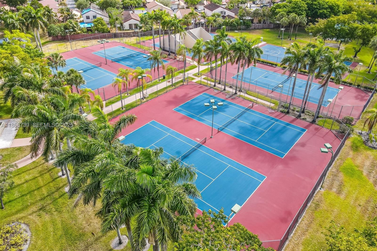 Real estate property located at 6646 175th Ter, Miami-dade, The Moors Townhouses, Hialeah, FL