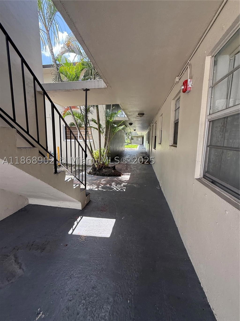 Real estate property located at 3901 112th Ave #46, Miami-dade, Villas Of West Bird Condo, Miami, FL