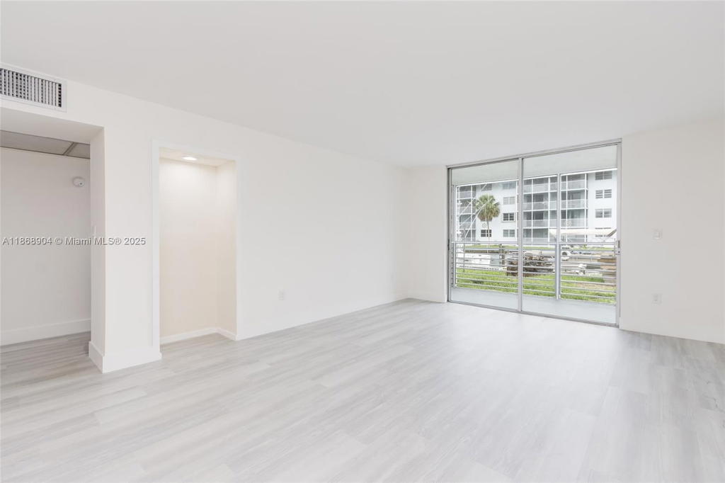 Real estate property located at 3600 170th St D-112, Miami-dade, Eden Isles Condo # 4, North Miami Beach, FL