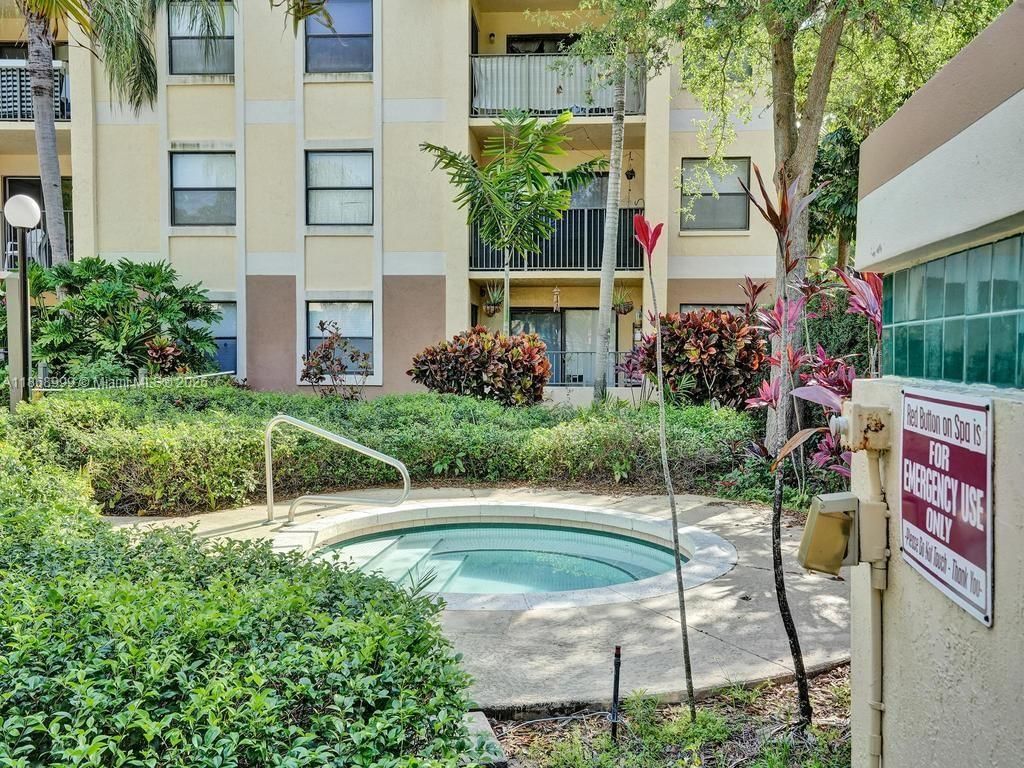 Real estate property located at 9999 Summerbreeze Dr #108, Broward, Summerbreeze Condo, Sunrise, FL