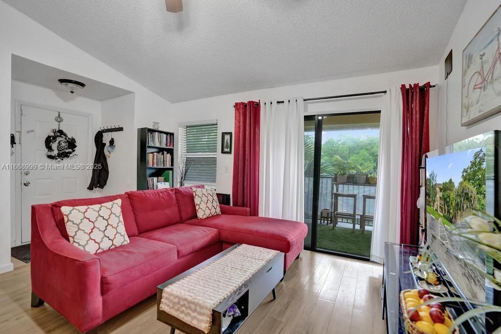 Real estate property located at 9999 Summerbreeze Dr #108, Broward, Summerbreeze Condo, Sunrise, FL