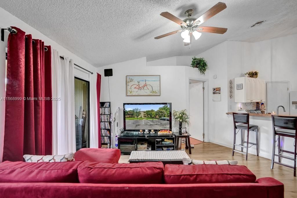 Real estate property located at 9999 Summerbreeze Dr #108, Broward, Summerbreeze Condo, Sunrise, FL