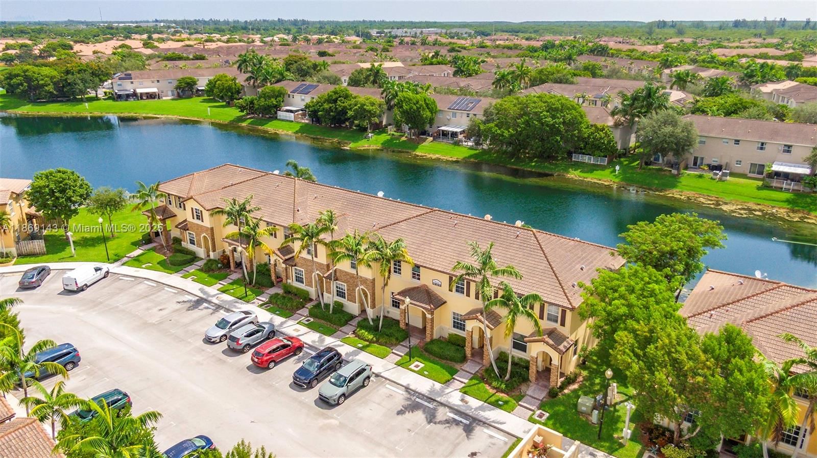 Real estate property located at 9011 227th St #3, Miami-dade, Lakes By The Bay Eve Repl, Cutler Bay, FL