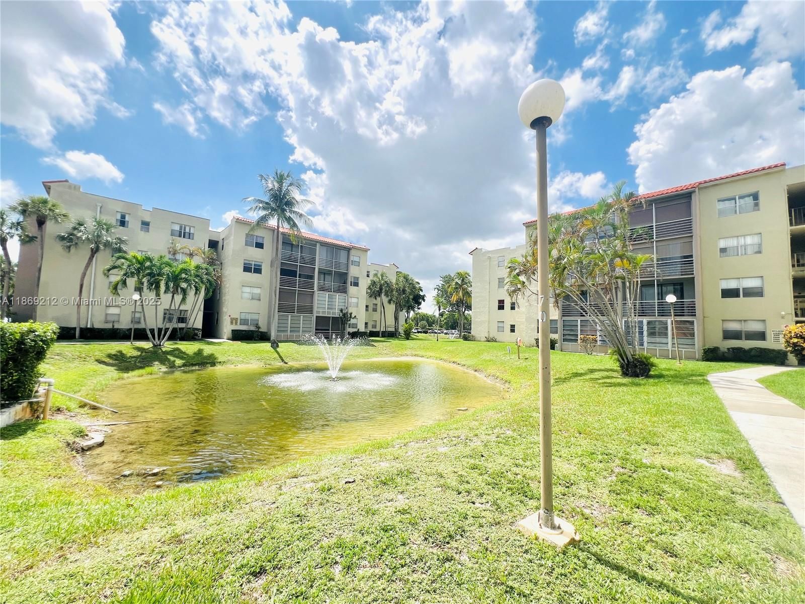 Real estate property located at 1820 81st Ave #3405, Broward, Courtyards Of Broward Con, North Lauderdale, FL
