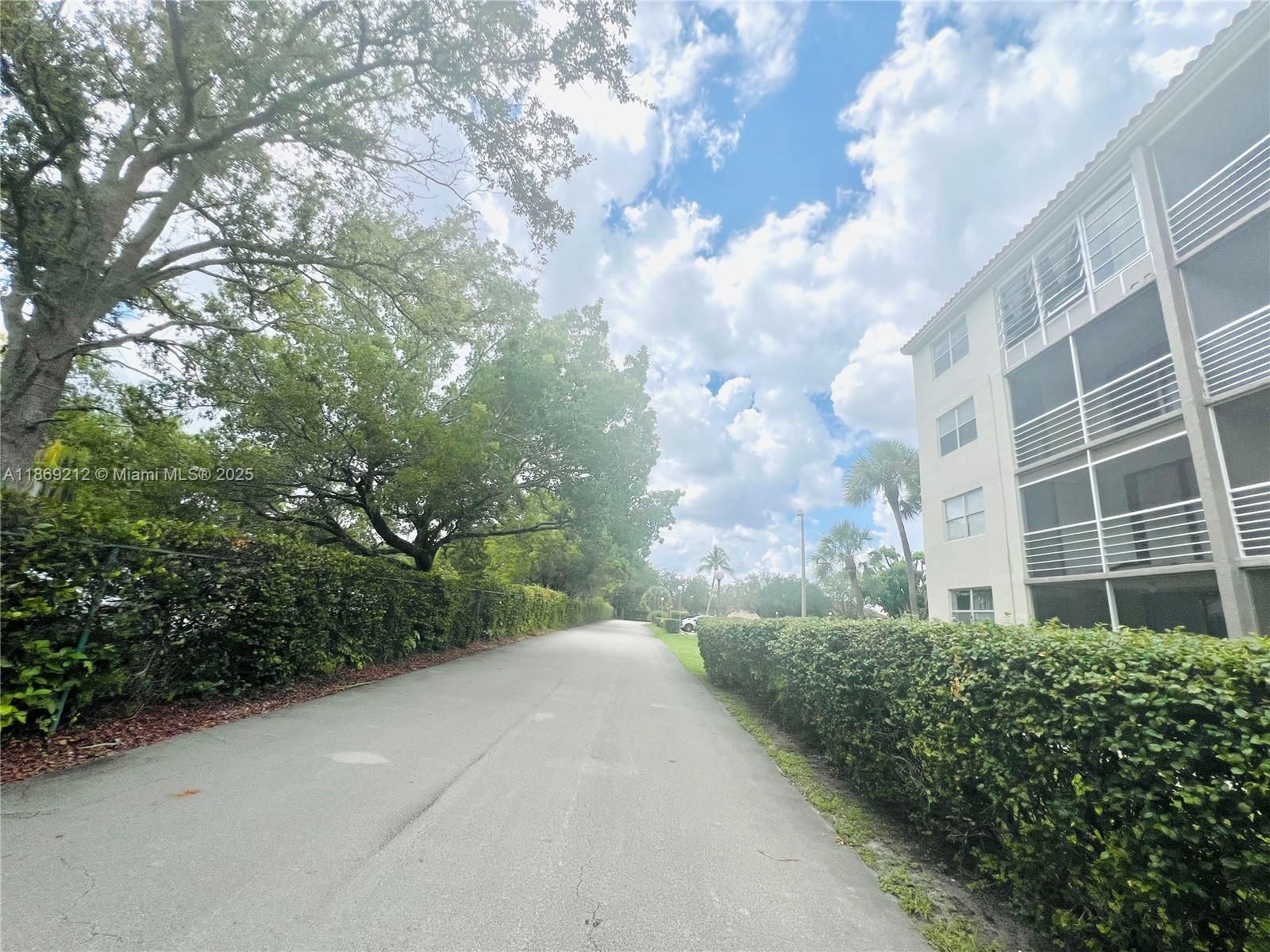 Real estate property located at 1820 81st Ave #3405, Broward, Courtyards Of Broward Con, North Lauderdale, FL