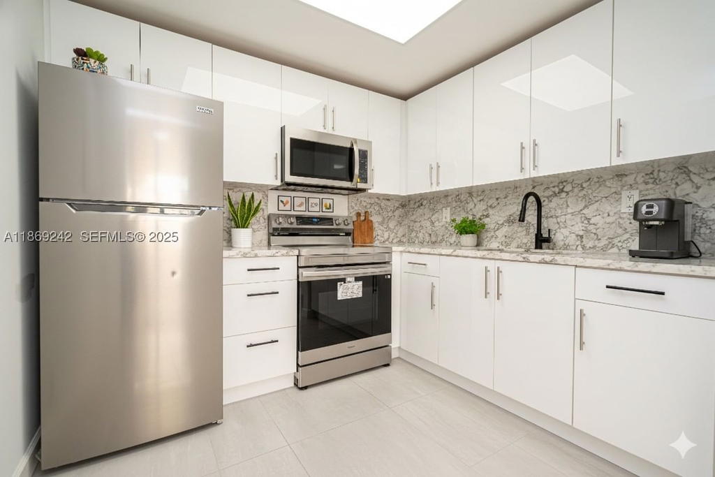 Real estate property located at 402 Capri I #402, Palm Beach, Kings Point Capri Condos, Delray Beach, FL