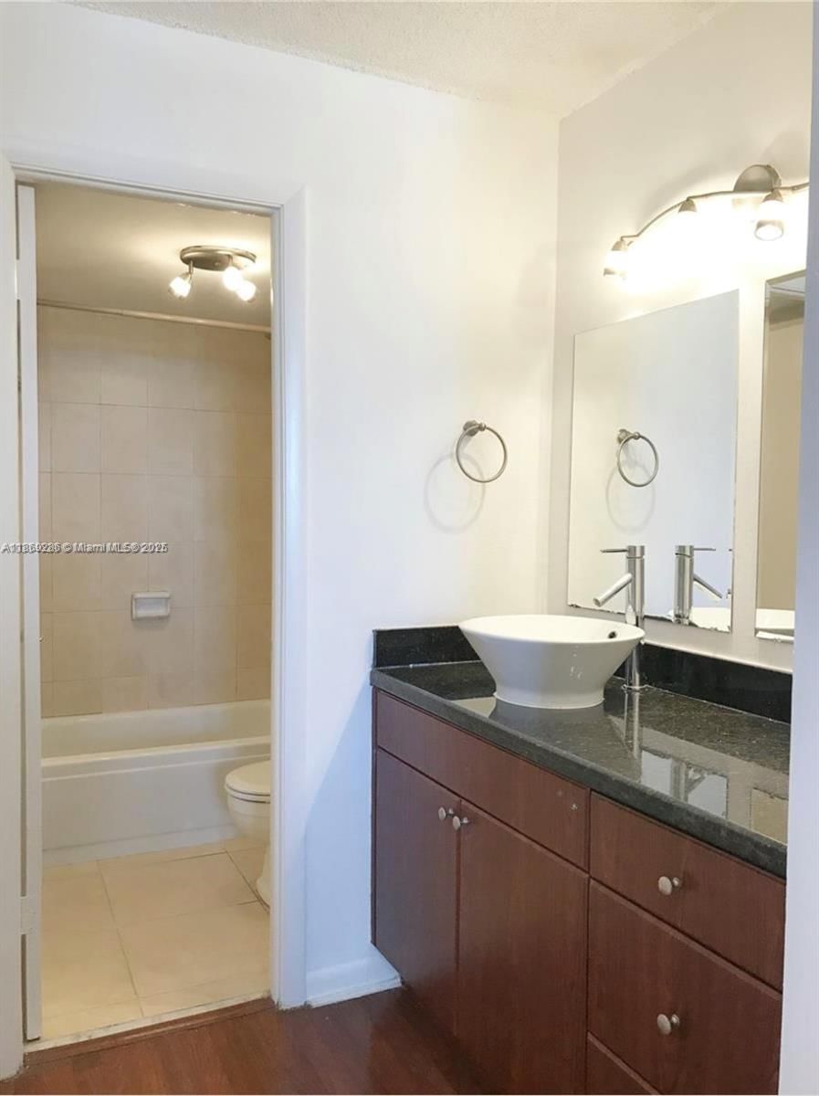 Real estate property located at 6900 Bay Dr #7F, Miami-dade, Stanton House Condo, Miami Beach, FL