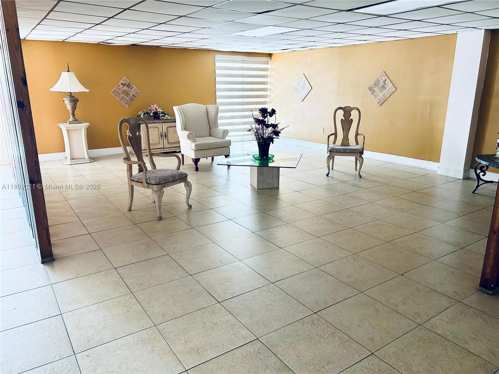 Real estate property located at 6130 19th Ave #305, Miami-dade, Morada No 2 Condo, Hialeah, FL
