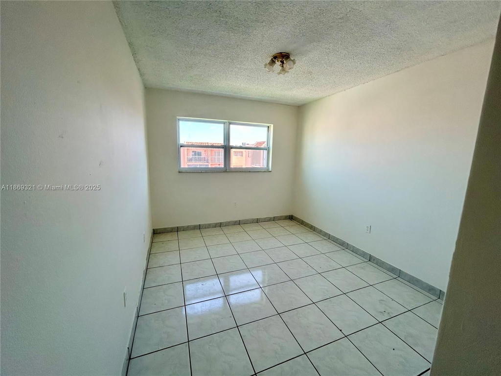 Real estate property located at 6130 19th Ave #305, Miami-dade, Morada No 2 Condo, Hialeah, FL