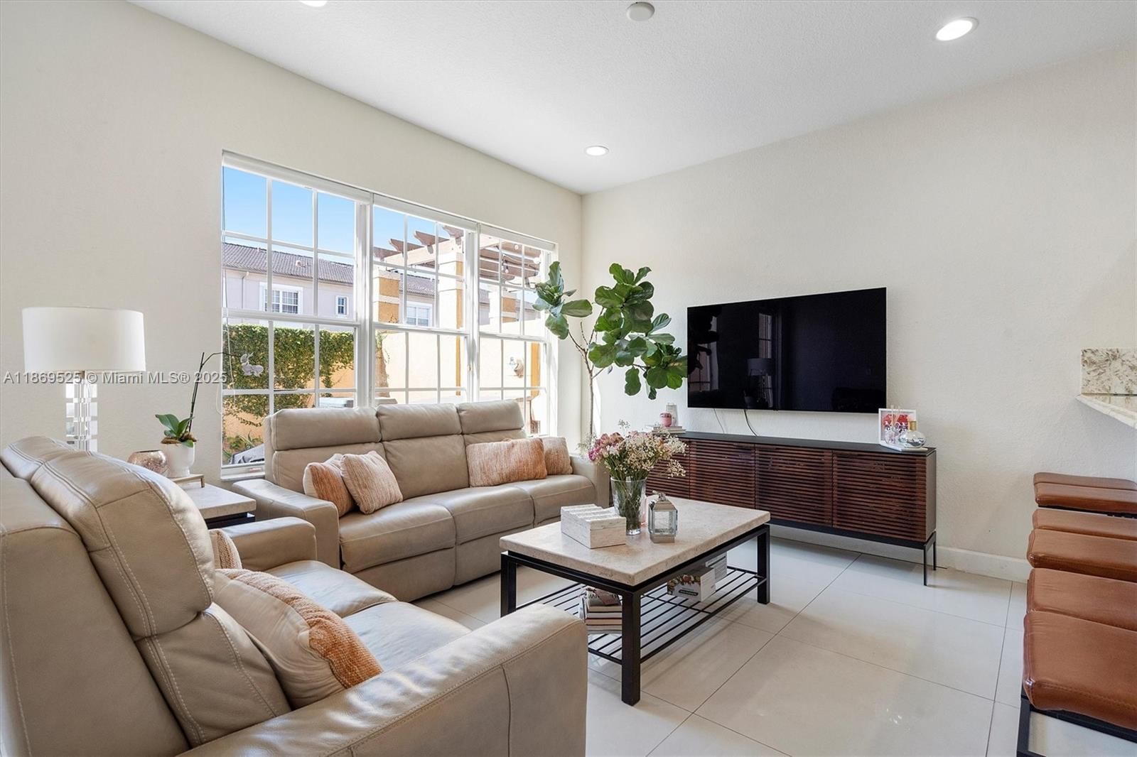 Real estate property located at 14614 6th St #6-11, Broward, Meadow Pines, Pembroke Pines, FL