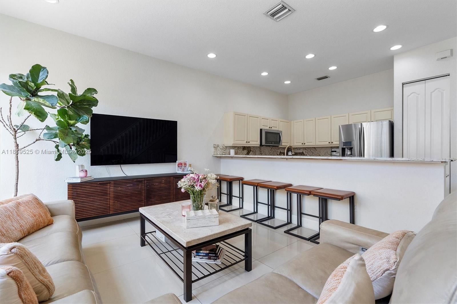 Real estate property located at 14614 6th St #6-11, Broward, Meadow Pines, Pembroke Pines, FL