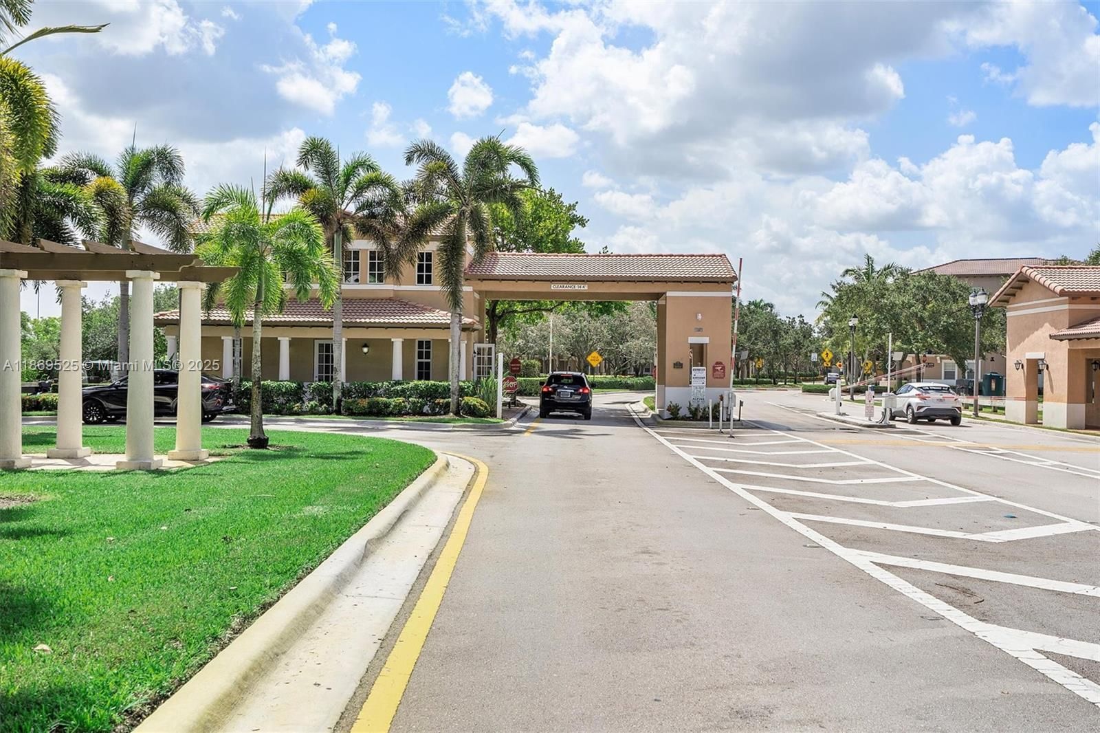 Real estate property located at 14614 6th St #6-11, Broward, Meadow Pines, Pembroke Pines, FL