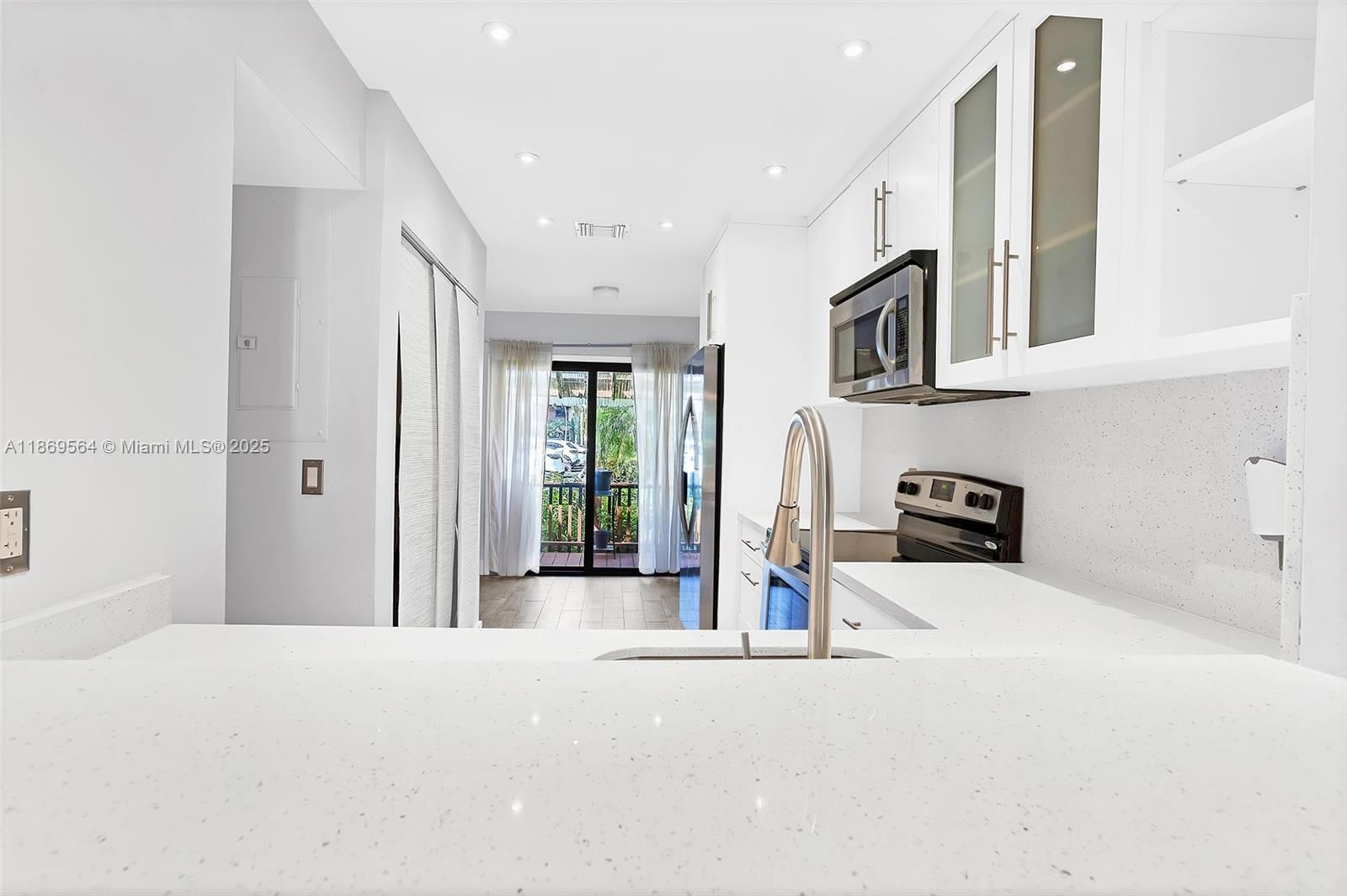 Real estate property located at 469 14th St, Broward, Sandpiper Bay Wyldwood, Dania Beach, FL